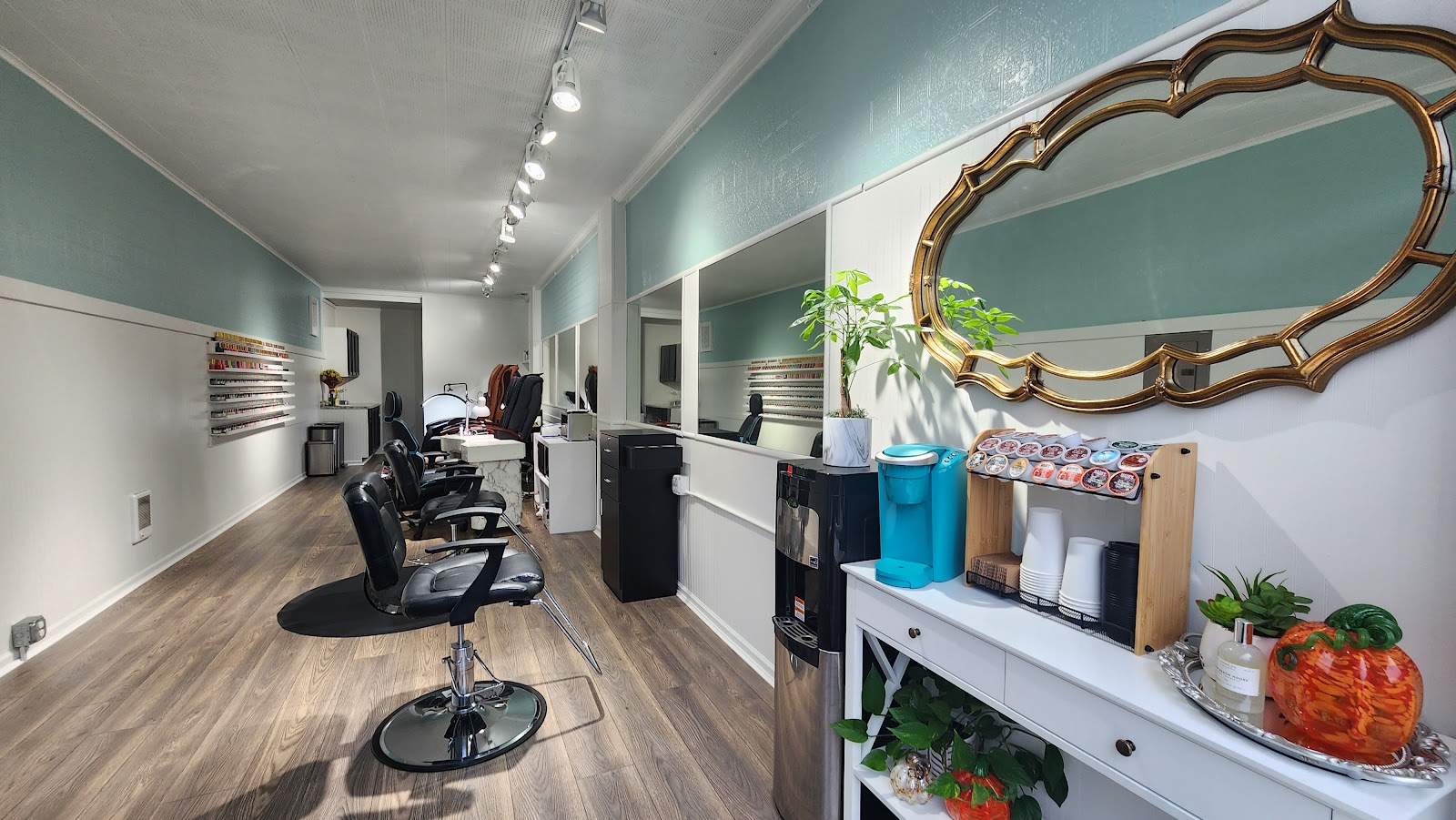 Astoria Beauty Bar nail photo 3
